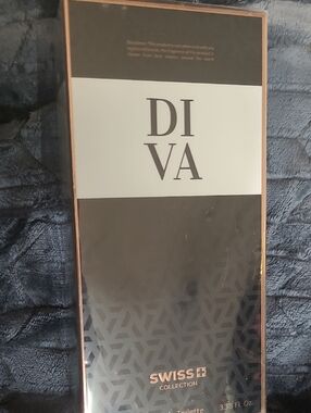 Diva Black & Rose Gold Fragrance Box
